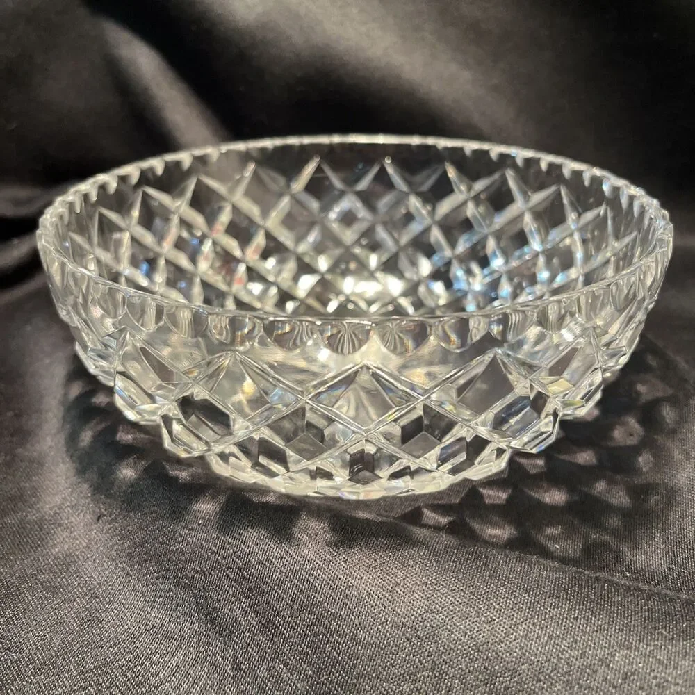 Beautiful Vintage Cut Crystal Round Centerpiece Bowl Heavy Glass 7” D X 3” T
